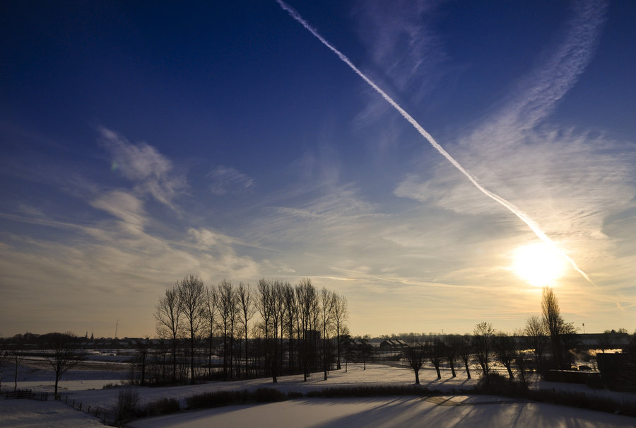 This Guy’s ‘Scientific’ Articles on Chemtrails Keep Getting Retracted